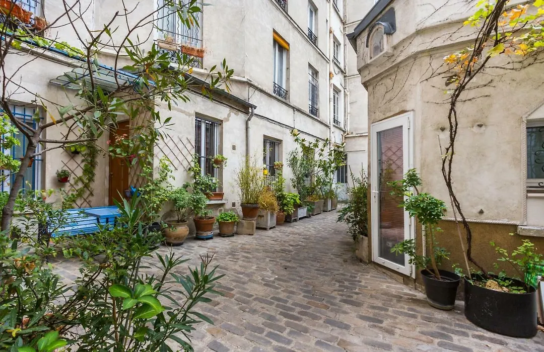 Authentic Studio - 2P - Canal Saint-Martin-1